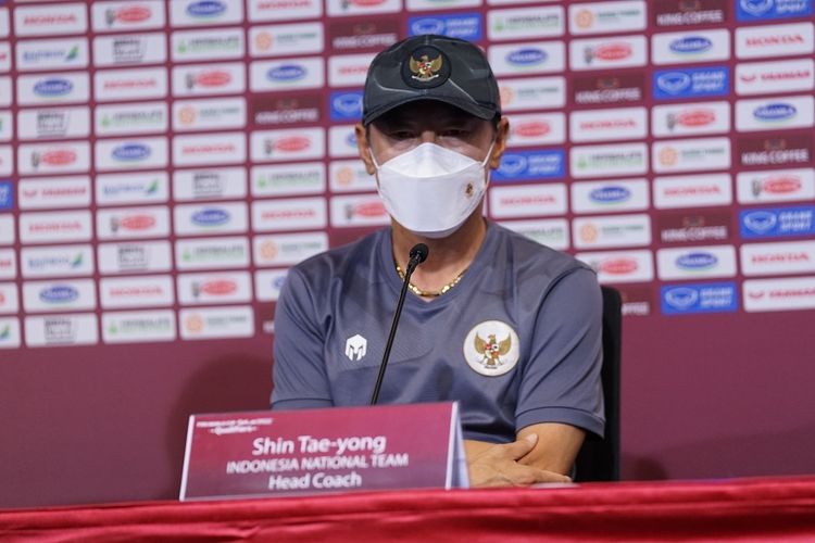 Pelatih timnas Indonesia Shin Tae-yong pada konferensi pers laga kontra Vietnam di Kualifikasi Piala Dunia 2022 Zona Asia.