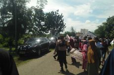 Mobil Ahok Diadang Warga di Aceh, Ternyata Ini Penyebabnya