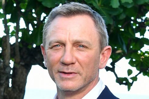 Daniel Craig Positif Covid-19, Pertunjukan Macbeth Dibatalkan