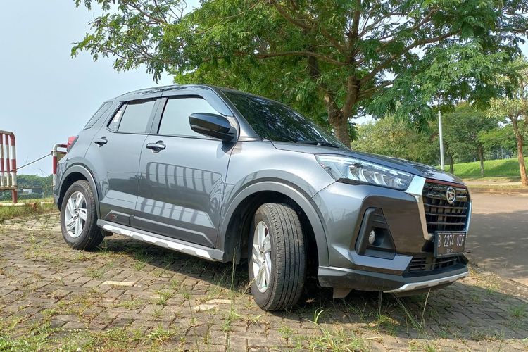 Daihatsu Rocky 1 2 Cvt Irit Dan Terjangkau Di Kelasnya