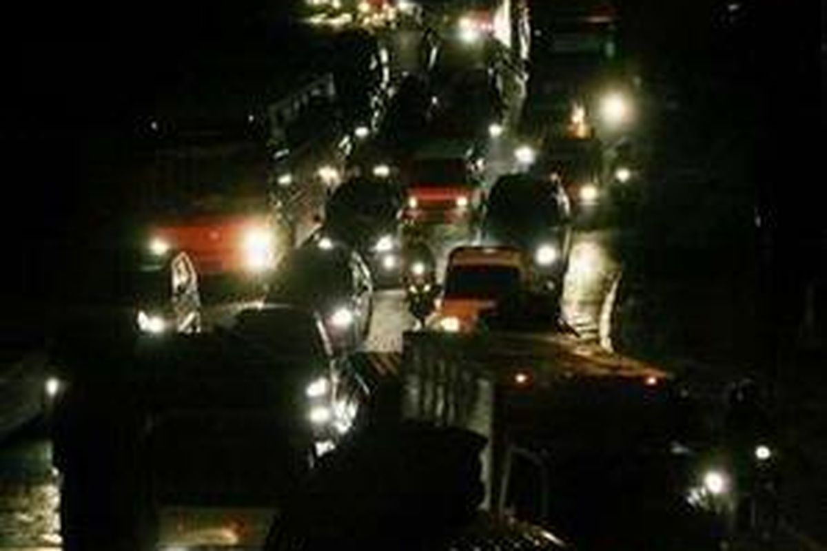 Kemacetan di Nagreg saat arus mudik 18 September malam lalu.