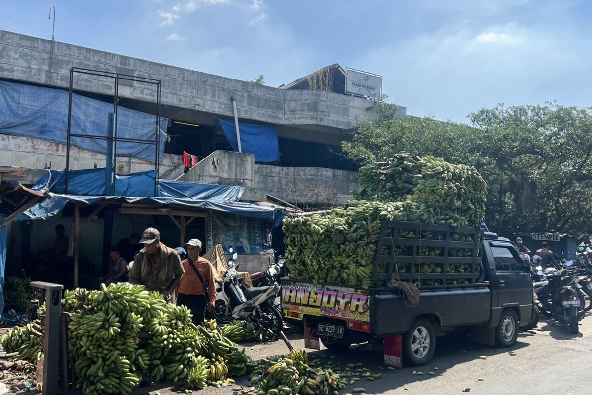 Perusahaan Umum Daerah (Perumda) Pasar Pakuan Jaya (PPJ) Kota Bogor akan merevitalisasi Pasar Merdeka yang berlokasi di Jalan Perintis Kemerdekaan, Kecamatan Bogor Tengah, Kota Bogor di Tahun 2024.