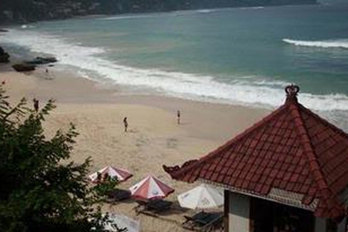 Pantai Dreamland di Pecatu, Badung, Bali.