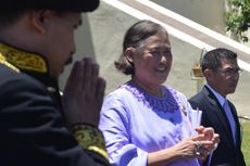 Putri Raja Thailand Amati Gerhana Matahari di Halaman Kesultanan Ternate