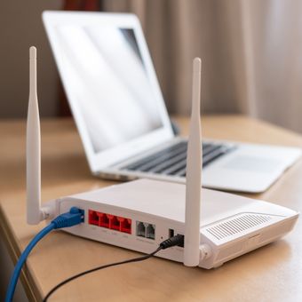 Ilustrasi router wifi di rumah. 