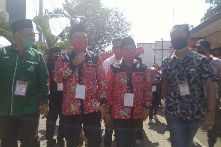 Bacalon bupati dan wakil bupati Jember Salam-Ifan saat mendaftar ke KPU Jember Sabtu (5/9/2020)