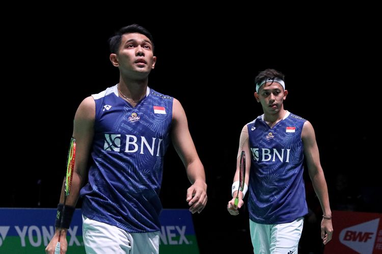 Ganda putra Indonesia, Fajar Alfian/Muhammad Rian Ardianto, saat bertanding pada babak 16 besar All England 2023 di Utilita Arena Birmingham, Kamis (16/3/2023). Fajar/Rian lolos ke perempat final dan akan melawan Muhammad Shohibul Fikri/Bagas Maulana. Artikel ini menyajikan jadwal siaran langsung All England 2023. 