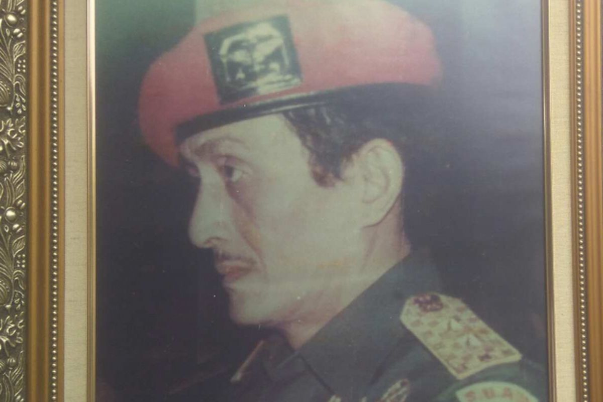 Mantan Gubernur Jawa Timur Basofi Soedirman.