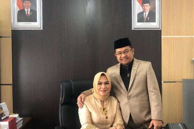 Sepasang suami istri, Darmawansyah Muin dan Andi Tenri Indah yang merupakan kader Partai Gerindra menjabat sebagai Wakil Ketua DPRD di Sulawesi Selatan.