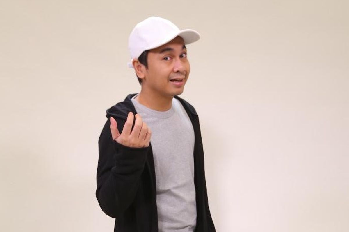 Komika Raditya Dika menjadi salah satu juri Stand Up Comedy Indonesia (SUCI) IX KompasTV.