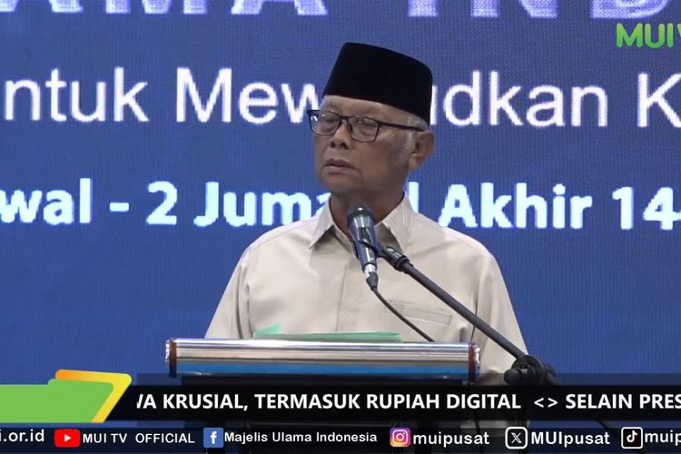 Ketua Umum MUI, Anwar Iskandar saat membuka Musyawarah Nasional (Munas) XI MUI di Mercure Convention Center, Ancol, Jakarta, pada Kamis (20/11/2025).