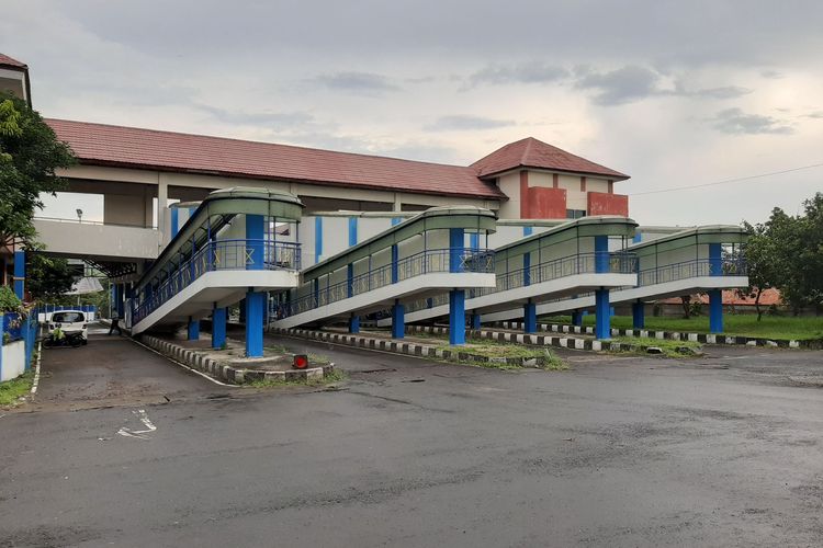 Suasana terminal Mangkang Semarang sejak merebak virus corona.