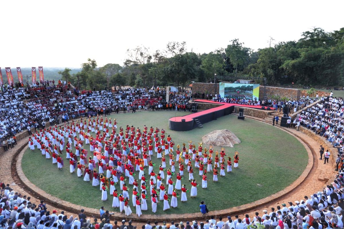 Pemerintah Kota (Pemkot) Makassar menggelar acara Youth City Changers (YCC) di Tokka Tena Rata, Kabupaten Maros Sulawesi Selatan (Sulsel), Senin (10/7/2023).