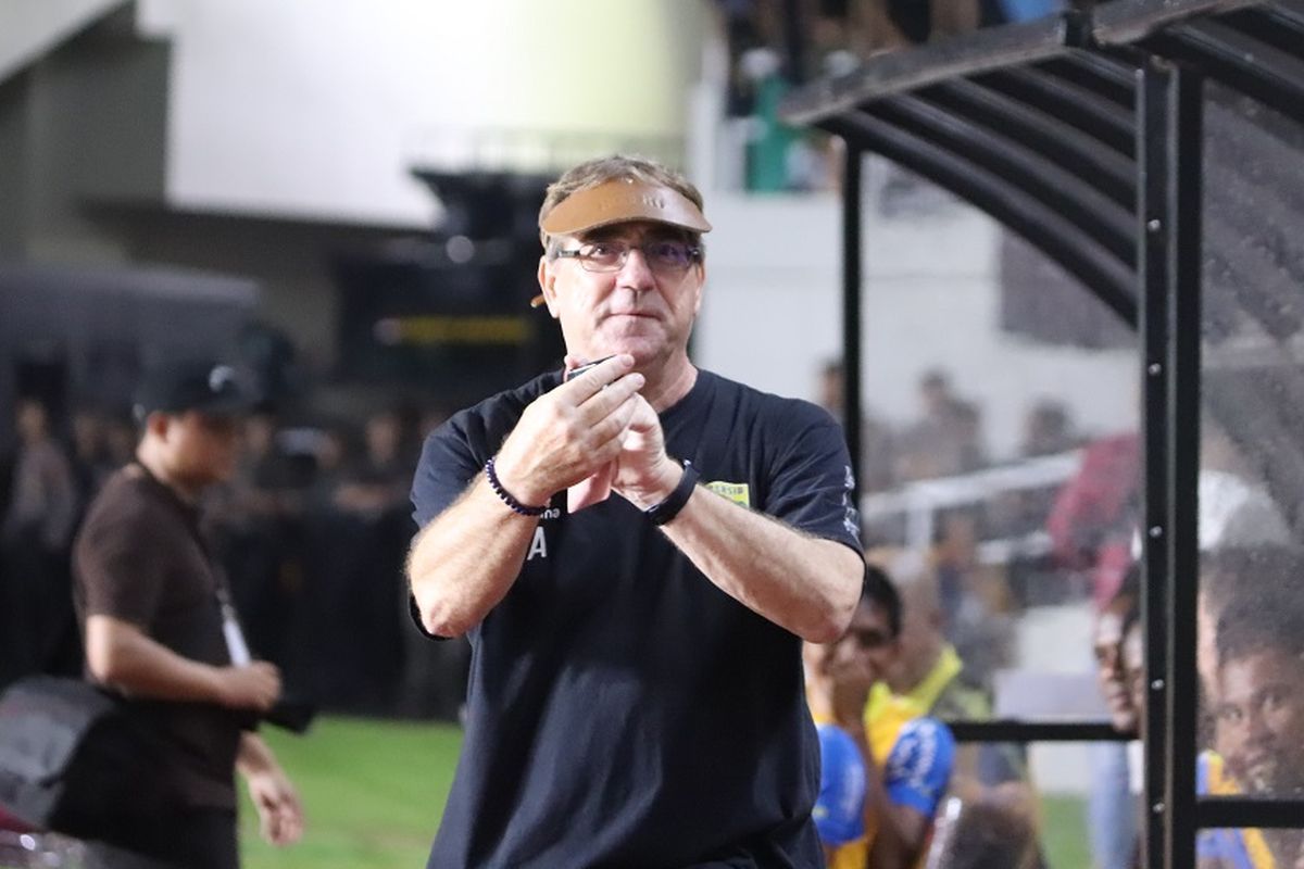 Pelatih Persib Bandung, Robert Rene Alberts