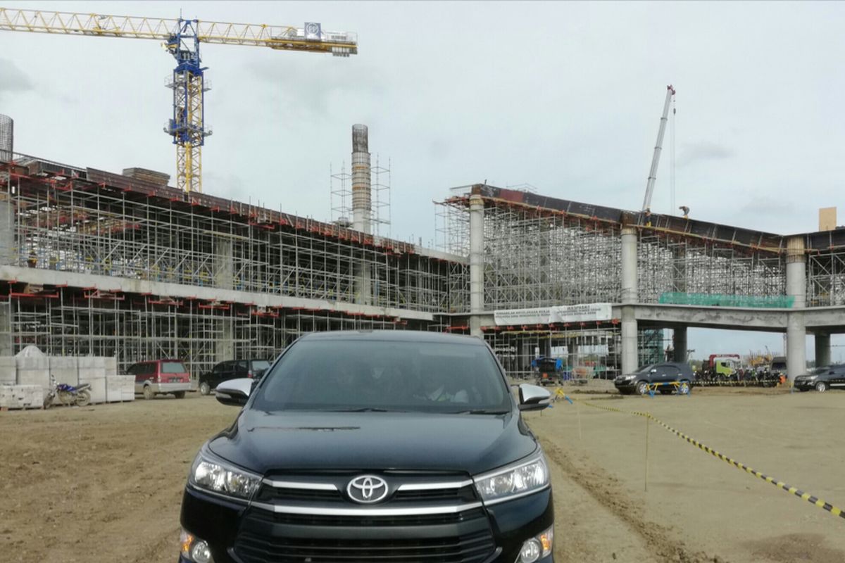 Pembangunan terminal Bandara NYIA di Kulon Progo, DI Yogyakarta. Angkasa Pura I menargetkan sebagian terminal bisa digunakan untuk melayani penumpang pada April 2019 ini.