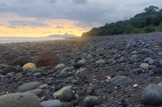 Pantai Iteng di NTT, Tempat Lihat Pulau Mules yang Mirip Candi