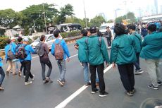 Demo di DPR, Mahasiswa Panjat Pembatas dan Masuk ke Tol Gatsu