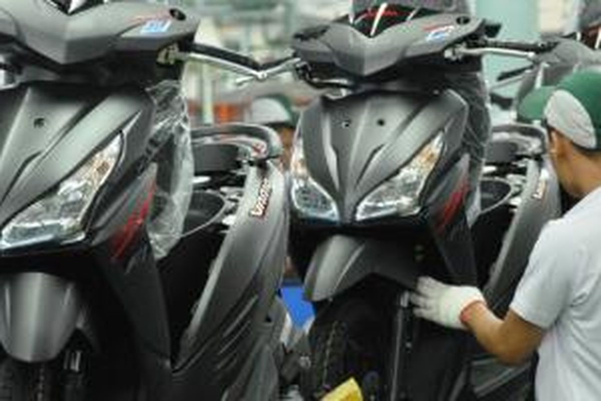 Honda Vario 110 cc kini sudah berteknologi eSP dan mengemban banyak fitur baru, termasuk warna.