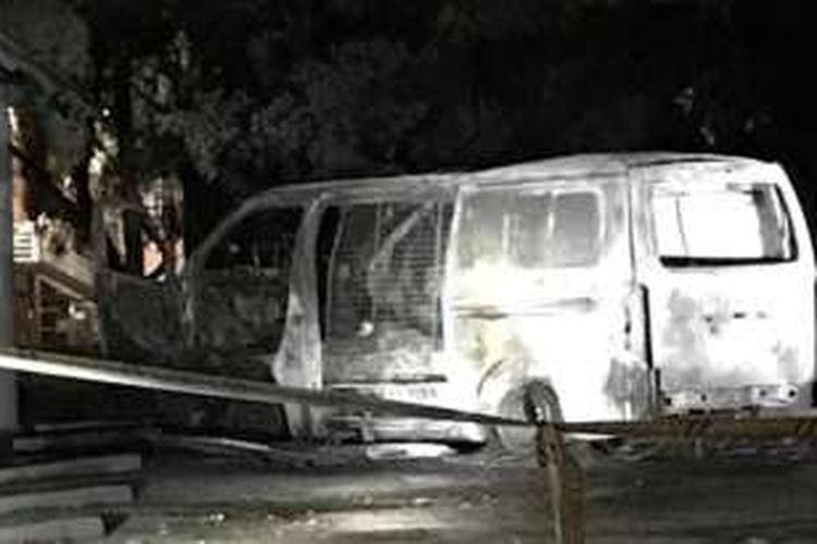 Inilah minibus yang meledak di gedung sebuah kelompok pelobi di Canberra, Australia, Rabu (21/12/2016) malam waktu setempat.