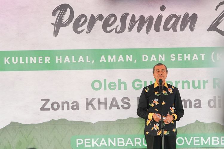 Gubernur Riau (Gubri) Syamsuar meresmikan Riau Garden sebagai Zona Kuliner Halal, Aman dan Sehat (KHAS) pertama di Provinsi Riau. Kamis, (2/11/2023).