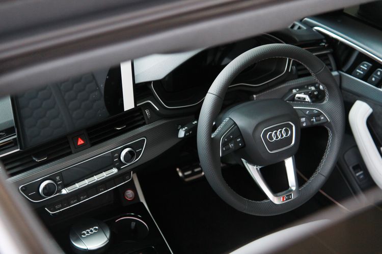  Audi RS 4 Avant