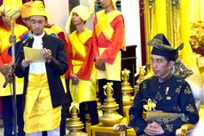 Presiden Jokowi Diberi Gelar Bangsawan Kesultanan Deli di Istana Maimun