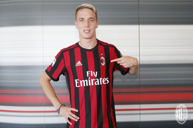 Andrea Conti resmi menjadi pemain AC Milan per Jumat (7/7/2017). 