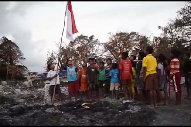 Cerita Relawan Rayakan Kemerdekaan Bersama Anak-anak Pengungsi Kebakaran Kampung Deke