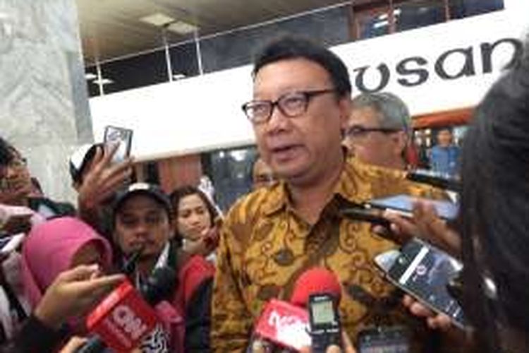 Menteri Dalam Negeri, Tjahjo Kumolo di Kompleks Parlemen, Senayan, Jakarta, Rabu (16/11/2016).