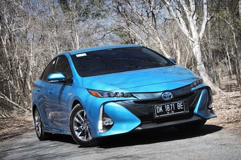 Toyota Hilangkan Warna Biru pada Lini Produk Hybrid