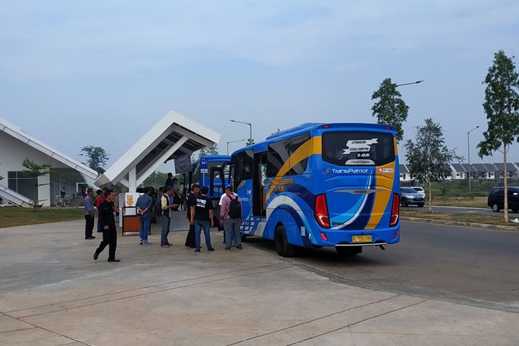 Bus Transpatriot Bekasi hasil hibah dari Kementerian Perhubungan RI dioperasikan pada Kamis (22/8/2019) di pool bus Vida Bantargebang, Bekasi.
