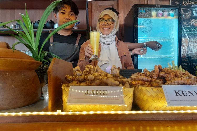 Kala Jamu Kekinian Nangkring di Tongkrongan Ala Sunda di Karawang