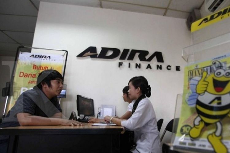 Ilustrasi pelayanan Adira Finance.