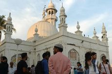 Dicabut, Larangan bagi Perempuan Masuk ke Masjid Bersejarah di Mumbai 