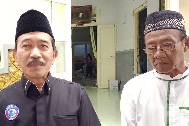 Sidik Widjanarko (kiri) dan Mul Subiantoro saat memberikan keterangan kepada media. 