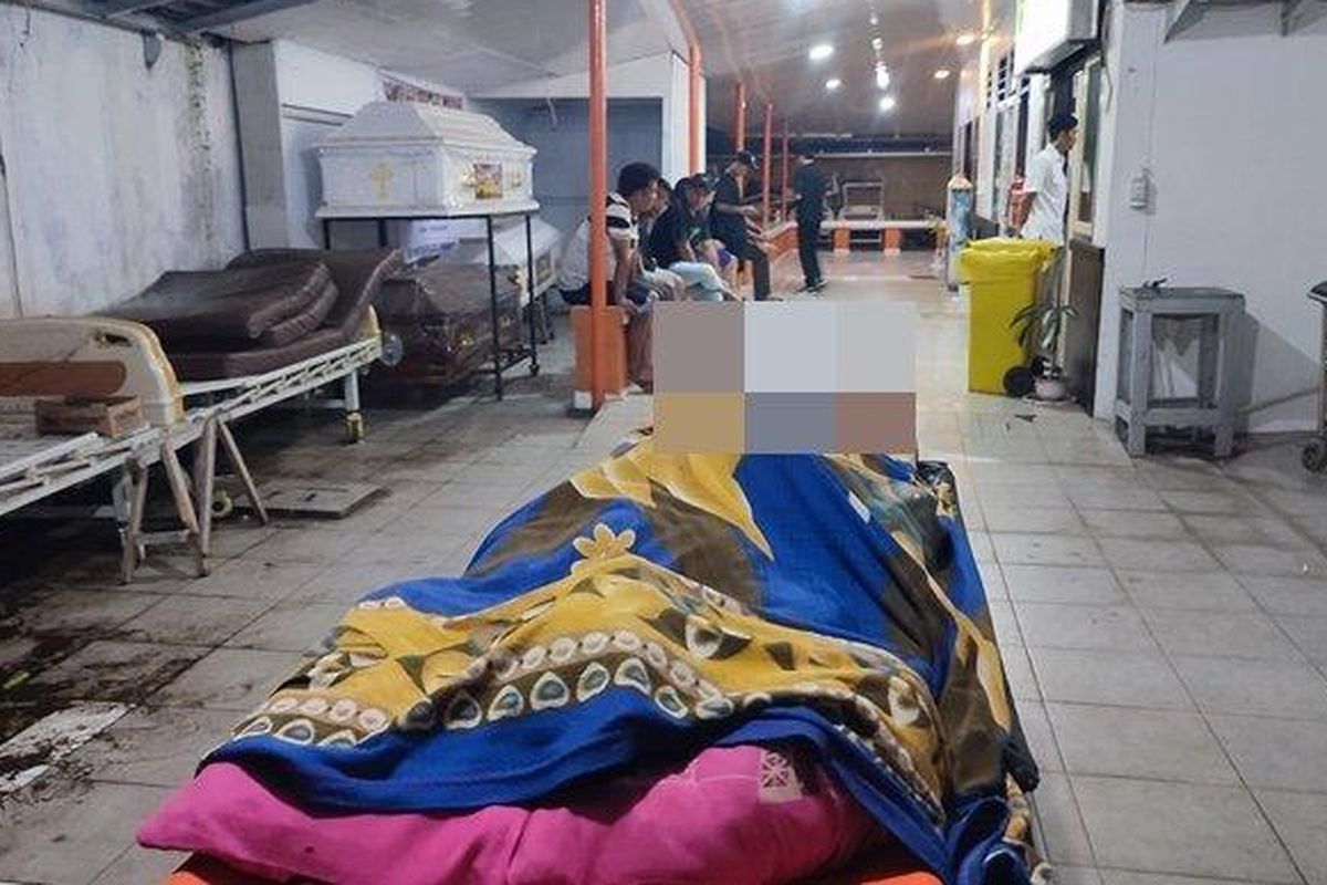 Asael Christofer Makausi (31) warga Manado tewas saat terjadi Kericuhan di Ratatotok Mitra Sulut. Jenazah dibawa ke Rumah Sakit Bhayangkara Manado untuk diotopsi. 

