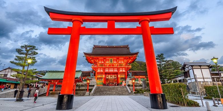 Ilustrasi Jepang - Fushimi Inari Taisha.
