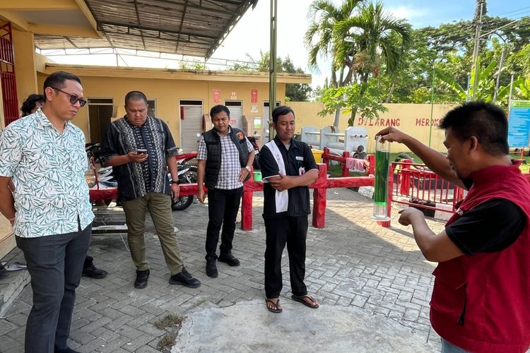 Polisi Cek Pertalite di Kabupaten Probolinggo, Ini Hasilnya 