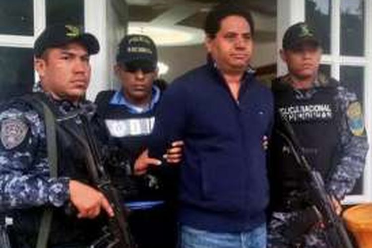 Delvin Salgado, wali kota El Negrito, Honduras ditangkap polisi karena dituduh membunuh rival politiknya dan terkait dengan organisasi kriminal negeri itu.