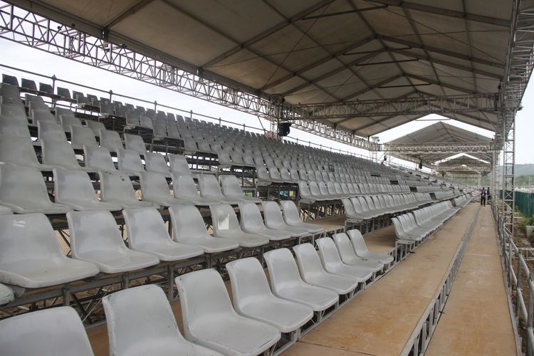 Tempat untuk penonton pemegang tiket kategori Premiere Grand Stand di Sirkuit Mandalika, Lombok