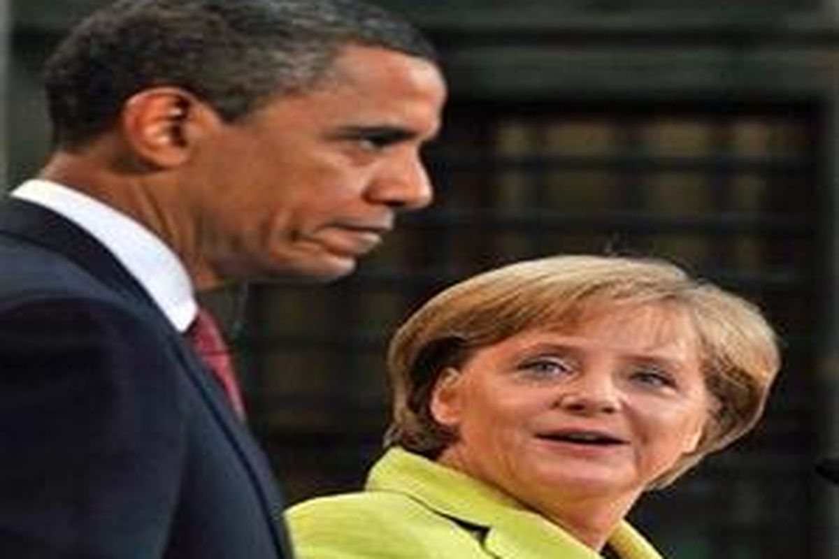 Presiden AS Barack Obama (kiri) dan Kanselir Jerman Angela Merkel menjawab pertanyaan yang diajukan dalam sebuah konferensi pers di Dresden, Jerman, 5 Juni 2009