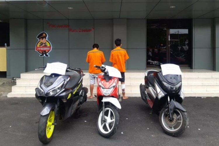 Oknum aparatur sipil megara (ASN) yang diduga terlibat dalam kasus pencurian kendaraan bermotor (curanmor) bersama satu tersangka lainnya, ditangkap Tim Resmob Subdit Jatanras Ditreskrimum Polda Sulawesi Utara, pada Selasa (20/9/2022).