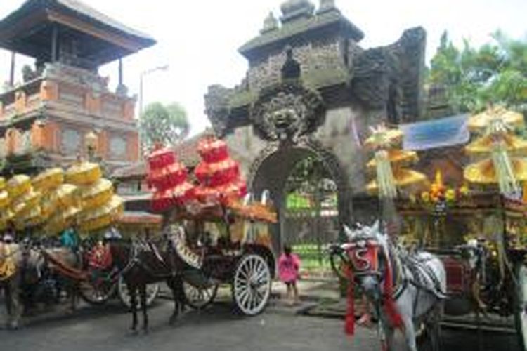 Kompetisi Dokar kreatif dalam rangka HUT Kota Denpasar ke-227 di Depan Museum Bali 