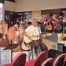 Oslo Ibrahim Akui Sangat Pemilih terhadap Gitar 