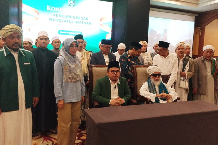 Penasehat Tim Kampanye Nasional (TKN) pasangan Prabowo-Gibran Maulana Syaikh Lalu Gede Muhammad Zainuddin Atsani saat menghadiri Rapat Koordinasi dengan PBNW, Kamis (15/2/2024).
