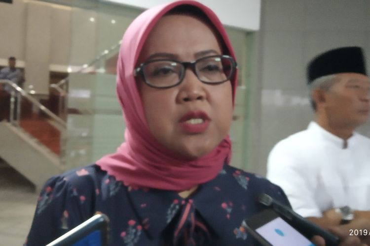 Bupati Bogor Ade Yasin merespon kebijakan Kemendikbud terkait penghapusan Ujian Nasional (UN) saat ditemui di Ruang Rapat Bupati Bogor, Cibinong, Kabupaten Bogor, Jawa Barat, Jumat (13/12/2019).