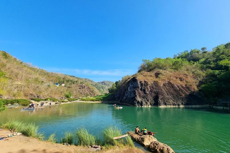 Lembah Oya Kedungjati, berupa danau yang ada di tengah lembah aliran Sungai Oya, Yogyakarta.