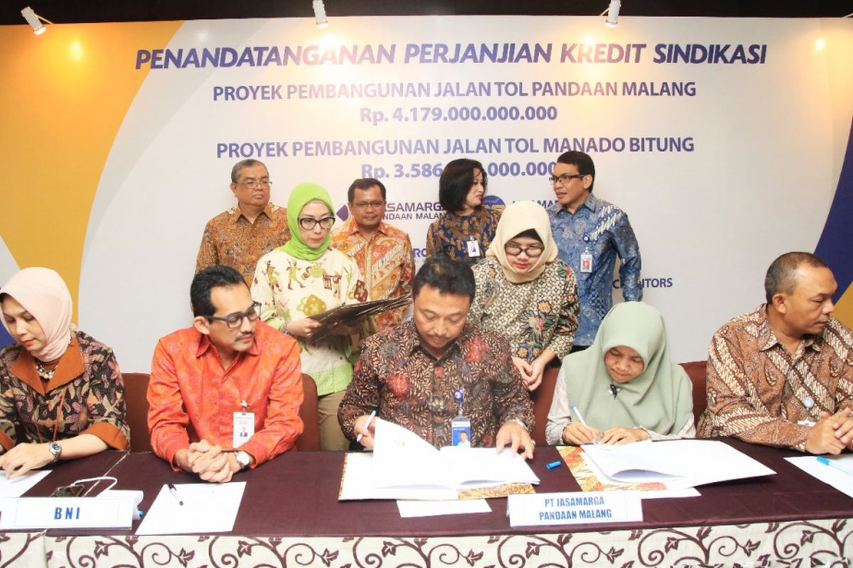 Penandatanganan perjanjian kredit sindikasi untuk dua proyek jalan tol yang digarap PT Jasa Marga (Persero) Tbk, Jumat (13/10/2017).