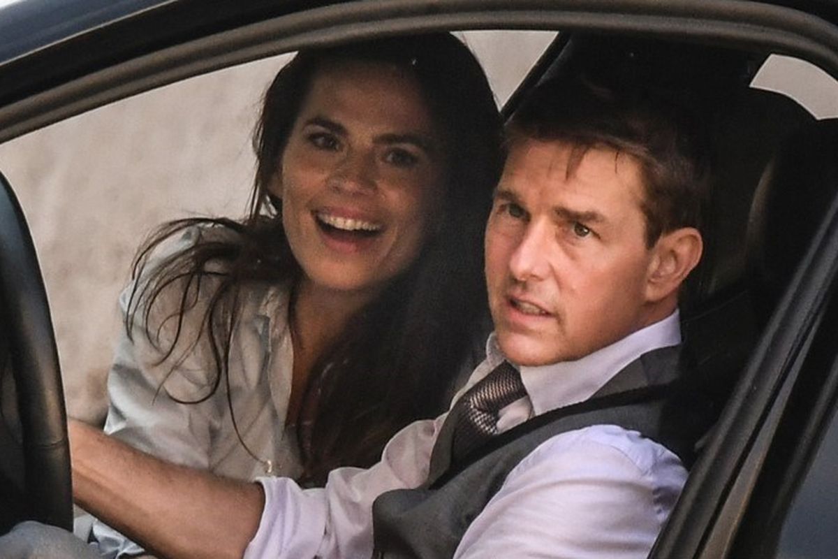 Aktor Tom Cruise dan Hayley Atwell dalam syuting film Mission: Impossible di Roma, Italia, pada 6 Oktober 2020. 