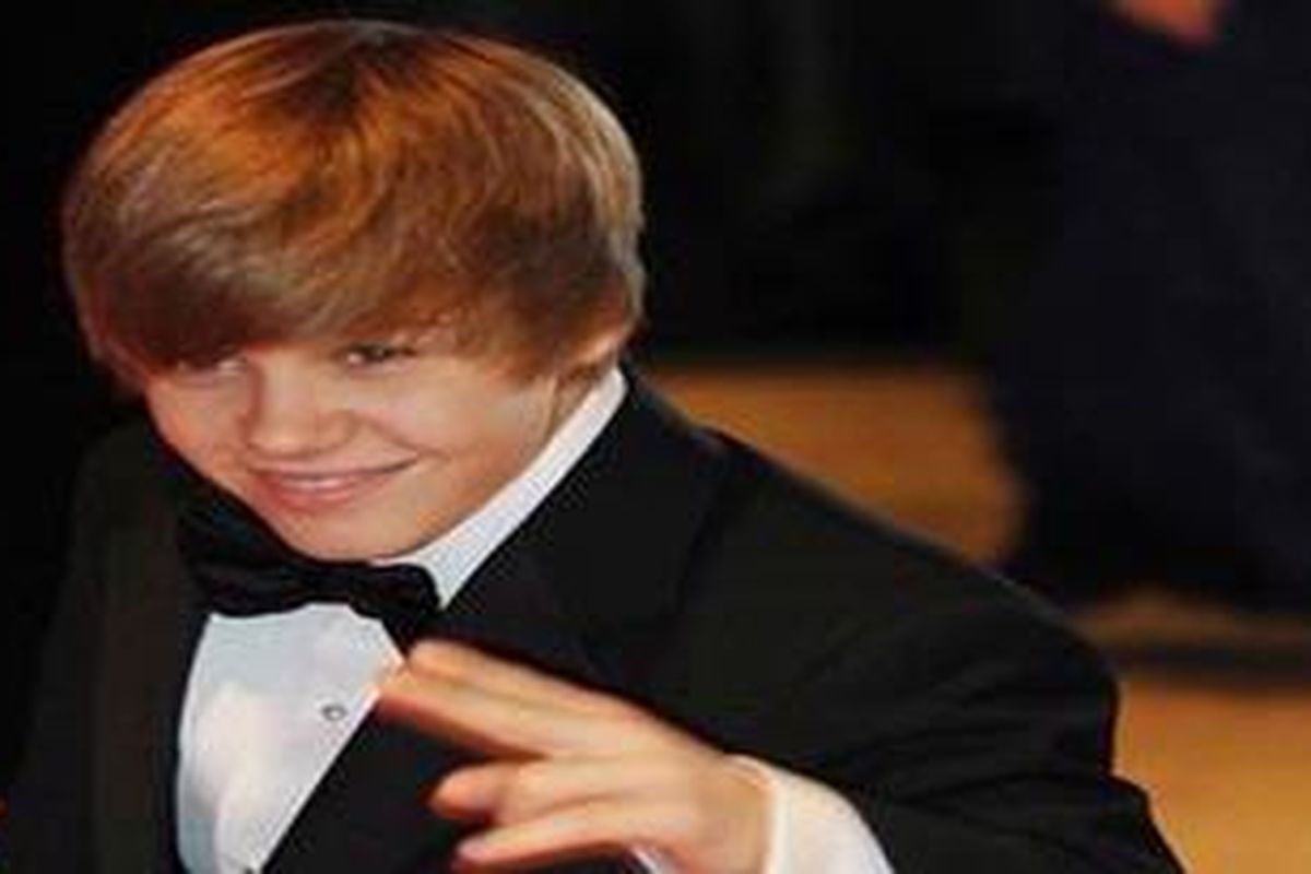 Justin Bieber hadir pada acara jamuan santap malam White House Correspondents di Washington DC, 1 Mei 2010 waktu setempat.  